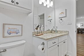 Sandpiper Cove 4 Bedroom Home by RedAwning