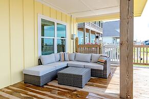 Sandpiper Cove 4 Bedroom Home by RedAwning