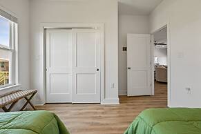 Sandpiper Cove 4 Bedroom Home by RedAwning