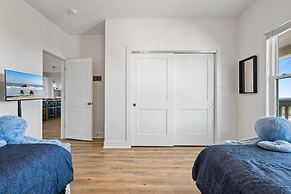 Sandpiper Cove 4 Bedroom Home by RedAwning