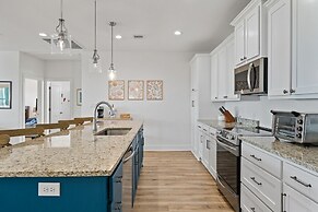 Sandpiper Cove 4 Bedroom Home by RedAwning