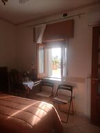 Antico Portale Host Roberto