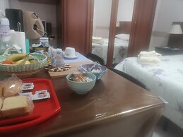 Antico Portale Host Roberto