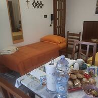 Antico Portale Host Roberto