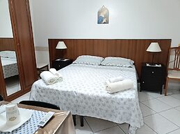 Antico Portale Host Roberto