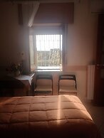 Antico Portale Host Roberto