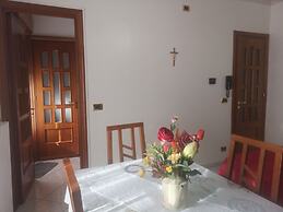 Antico Portale Host Roberto