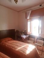 Antico Portale Host Roberto