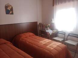 Antico Portale Host Roberto