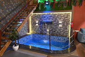 The Apple Tree Hotel