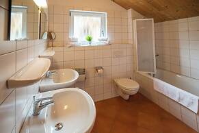 Alpendorf Dachstein West by ALPS RESORTS