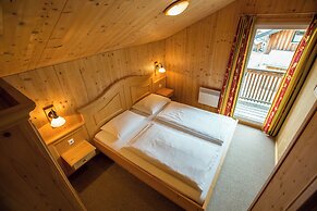 Alpendorf Dachstein West by ALPS RESORTS