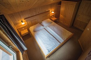 Alpendorf Dachstein West by ALPS RESORTS