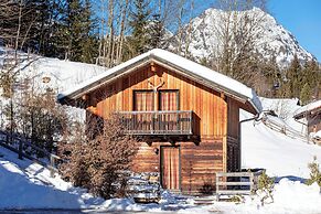 Alpendorf Dachstein West by ALPS RESORTS