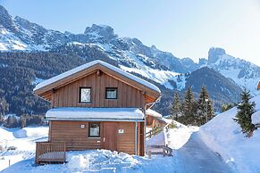 Alpendorf Dachstein West by ALPS RESORTS
