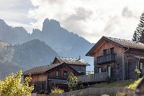 Alpendorf Dachstein West by ALPS RESORTS