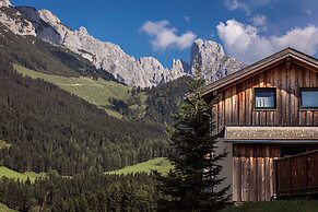 Alpendorf Dachstein West by ALPS RESORTS