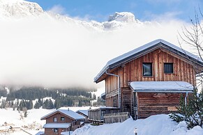 Alpendorf Dachstein West by ALPS RESORTS