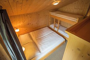 Alpendorf Dachstein West by ALPS RESORTS