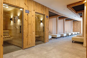 Fiss Suites by ALPS RESORTS