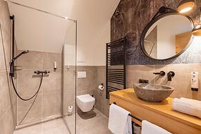 Fiss Suites by ALPS RESORTS