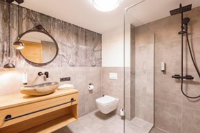 Fiss Suites by ALPS RESORTS