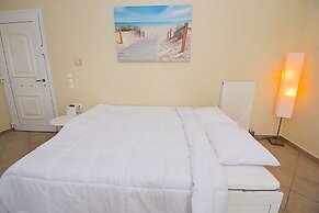 Ykies Apartment by Corfuescapes