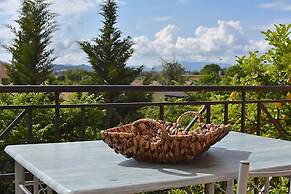 Ykies Apartment by Corfuescapes