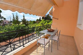 Ykies Apartment by Corfuescapes