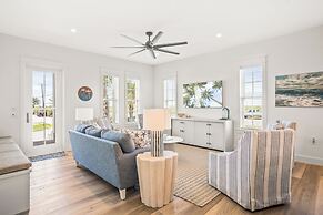 The Salty Seahorse 105 WI