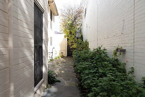 Toorak Executive & Corporate Residence