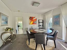 Toorak Executive & Corporate Residence