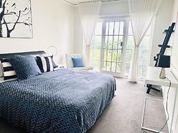 Toorak Executive & Corporate Residence
