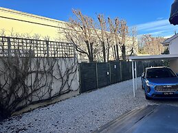 Toorak Executive & Corporate Residence