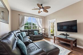 Condo in Gated Windsor Hills