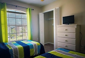 Crescent Lakes Villa