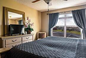 Crescent Lakes Villa