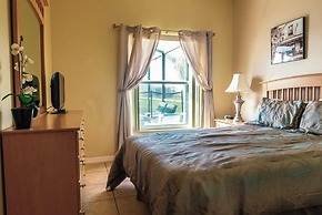 Crescent Lakes Villa