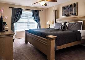 Crescent Lakes Villa