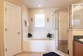 Crescent Lakes Villa