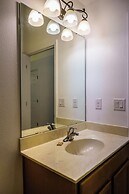 4 Bed, 3 Bath Villa in Gated Community