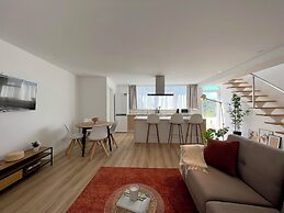 Casas Capela by O'Porto Seven