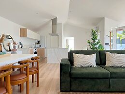 Casas Capela by O'Porto Seven