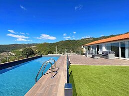 Casas Capela by O'Porto Seven
