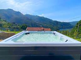 Casas Capela by O'Porto Seven
