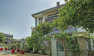 Blue Moon Residency Hotel & Restaurant