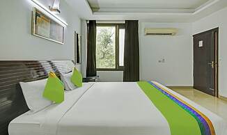 Blue Moon Residency Hotel & Restaurant