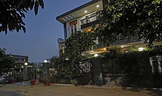 Blue Moon Residency Hotel & Restaurant