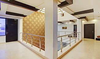 Blue Moon Residency Hotel & Restaurant