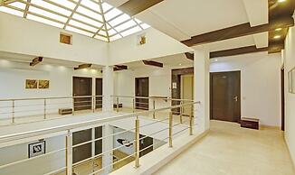 Blue Moon Residency Hotel & Restaurant